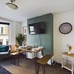 Two Bedroom By Brookland Stays Serviced Accommodation Short Lets Brighton & Hove With Free Wifi