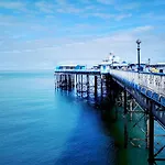 Seaside Solace 2Br With Scenic Coastline Views