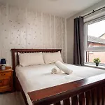 3 Bed - Central Apartment In Belfast City Centre