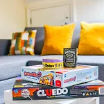 2 Bed Seaside Flat In Southsea - Entire Apartment