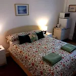 Regis Lodge Guest House