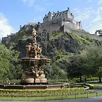 Great Location! 2Bd,2 Bath In Centre Of Edinburgh