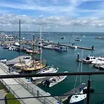 Spinnaker Apartment