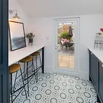 Wistaria Cottage