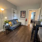 Comfortable One-Bedroom Apartment Free Parking Space
