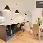 Chic & Stylish 1Br Nr Cliffs Pavillion & Westcliff Beach! By Luxiety Stays Serviced Accommodation
