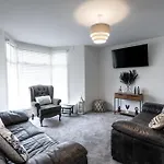 5-Bed Home Near Swansea Stadium
