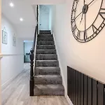 5-Bed Home Near Swansea Stadium