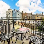 Charming Town House By The Seaside - Balcony, Self-Check-In, Fast Wifi And Smart Tvs By Yoko Property