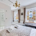 Charming Town House By The Seaside - Balcony, Self-Check-In, Fast Wifi And Smart Tvs By Yoko Property