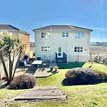 The Rise-5 Bed-4 Bath-Family-Beach-Home