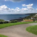 Lovely Light And Airy 2 Bed Apartment In Hope Cove, 2 Mins From Beach!