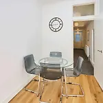Host & Stay - Cambridge Road