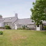 Cyll Y Felin Fawr 2
