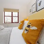 The Fox'S Den