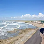 Pebbles, Horizon View