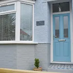 Sapphire Cottage