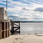 Sunny Shores - Uk32245