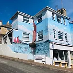 Apters Hill House