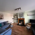 Whitepark Cottage - Your Home Away From Home