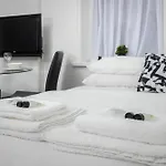 Barton Beachside - Trio Studio Apartment, Double & Single - Central Beach & Promenade Location - Over 21'S, Family Friendly Only, Id Required