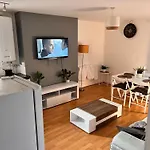 Cozy 1-Bedroom Flat In Tuebrook