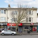 Spacious 4 Bedroom Townhouse In Hove