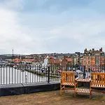 Swingbridge Lookout