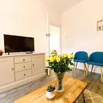 Spacious 3Bed Flat-Free Parking & Wifi