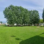 6 Guests - 3 Bedrooms - Entertainment - Near Beach