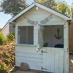 Chlobo Cottage