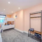 Seafront 3 Bedroom Flat Sleep 10 Guests