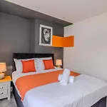 Amazing 3 Bedroom Flat Next To Brighton Beach