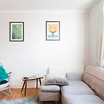 Vintage Inspired Boutique Home In Deal'S Conservation Area