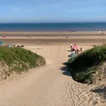 Beach Buoys Holiday Chalet Close To The Dog Friendly Beach