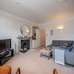 25 Steps - Stylish 2-Bed Gem In Dartmouth