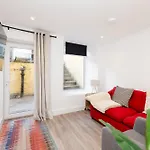 Joivy 3Br Flat In Haymarket With Free Parking