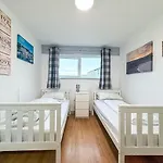Lovely 3 Bed Bungalow, Sleeps 6, In A Beautiful Location In Cornwall Ref 85070P
