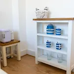 Trethvor House Ensuite Double Room With Free Parking In Quiet Residential Area