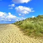 Sunny Rhyl Apartment - Uk44631