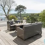 Elevated Coastal Escape - Breathtaking Views