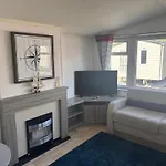 Sea Breeze Retreat 2 Bedroom Pet Friendly Caravan In Clarach Bay