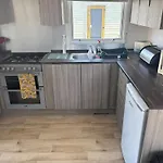 Sea Breeze Retreat 2 Bedroom Pet Friendly Caravan In Clarach Bay