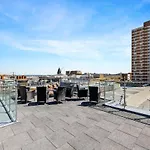 3 Bedroom Flat With Sea View And Roof Terrace