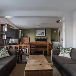 Absolute Heart Of Salcombe - Estuary Views, Sauna, Hot Tub