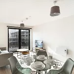 Spacious & Bright 1 Bed Apartment In Liverpool