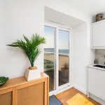 No, 2 Sunnyside Apartments