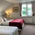 Oyo Rayanne House Guest Accommodation