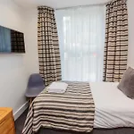 Carlton Hotel