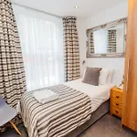 Carlton Hotel